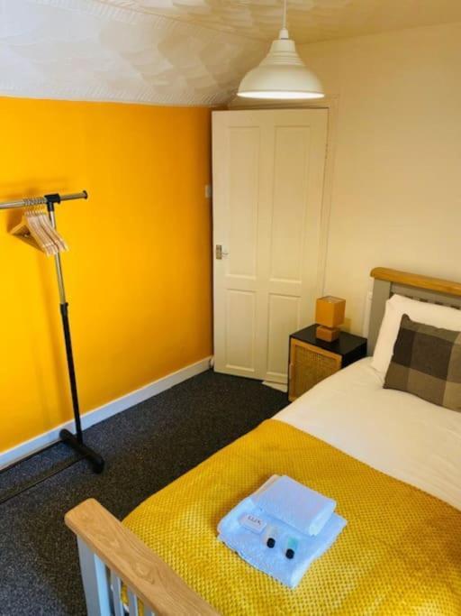 Goldcroft Villa Abertillery Bagian luar foto