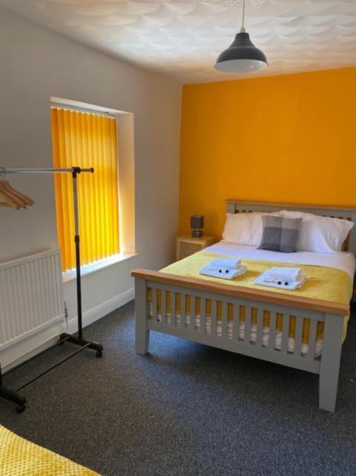 Goldcroft Villa Abertillery Bagian luar foto